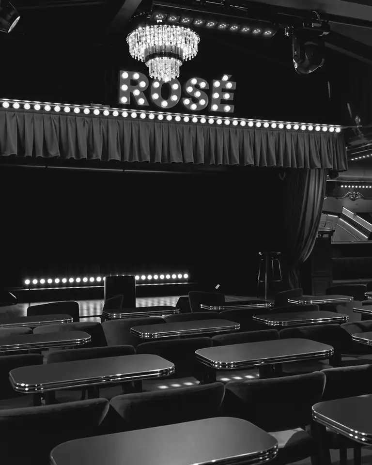 Maison, platea e palco